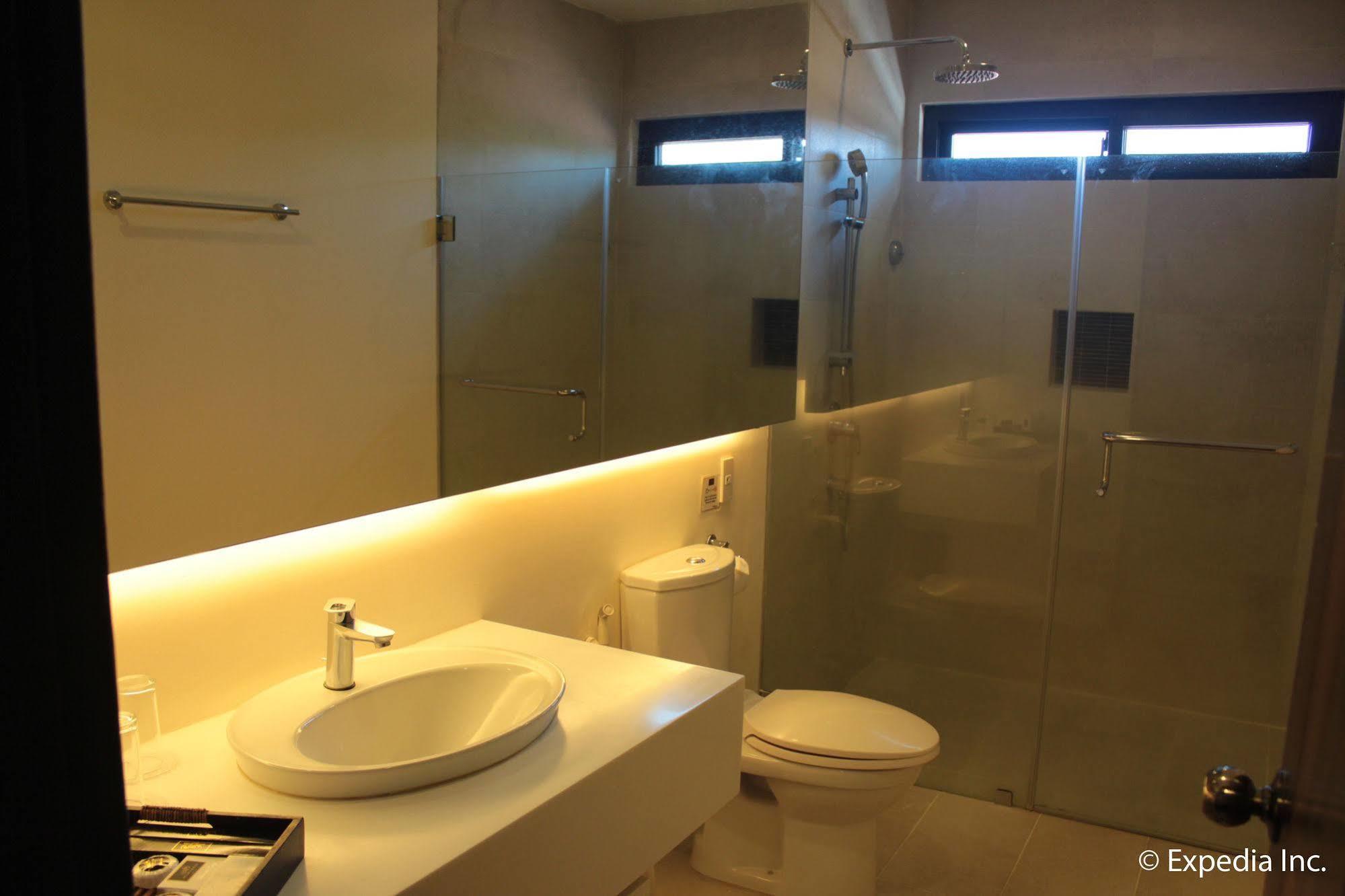 Segara Suites Olongapo Exterior photo